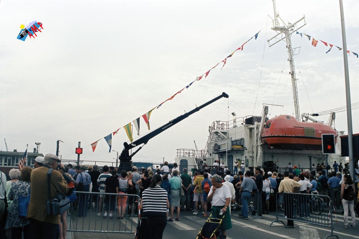 A1999-07_19A_B329_021-Texas Clipper_HG